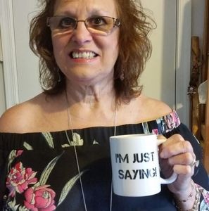 Meet your Posher, Lora